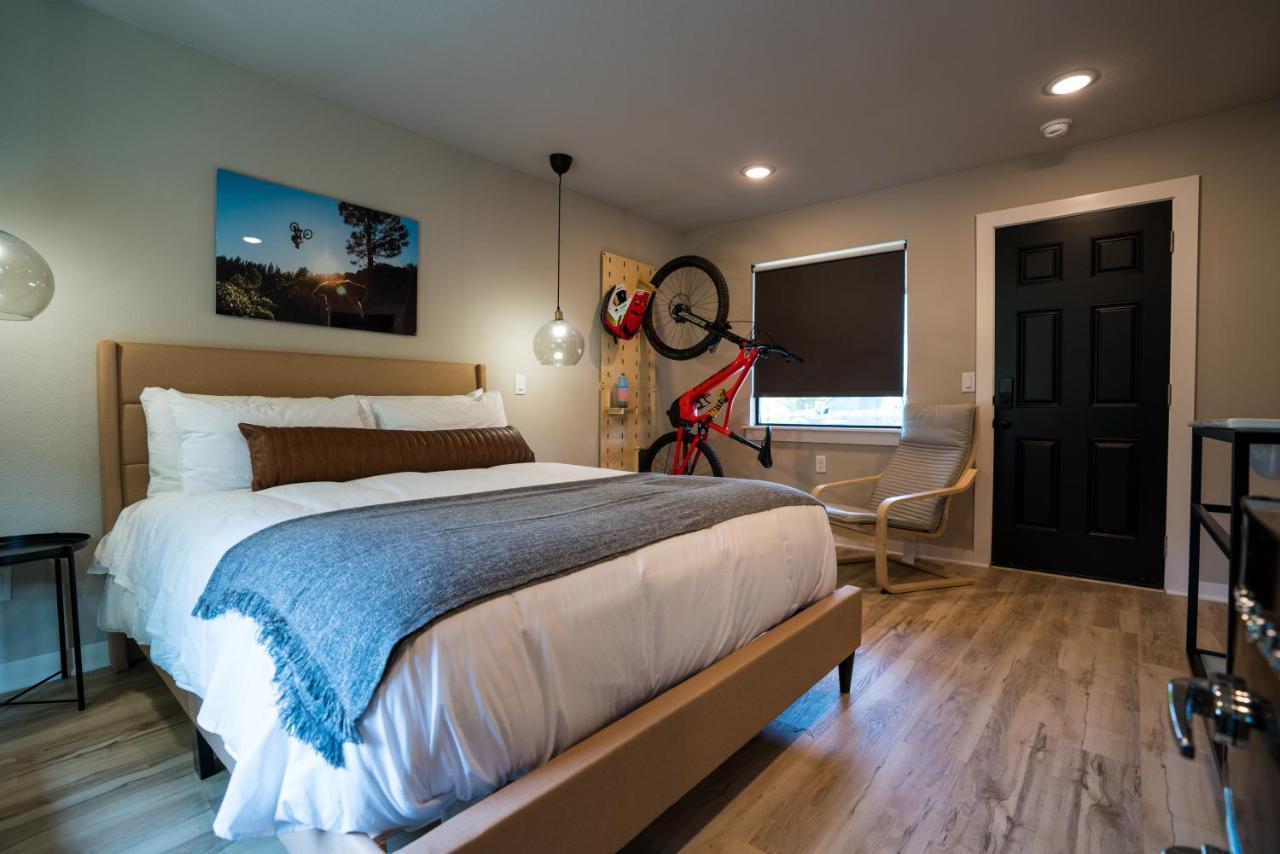 The Bike Inn Bentonville Bagian luar foto